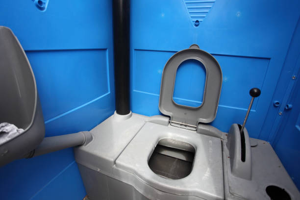 Best Portable restroom trailer rental  in Lewisville, WA